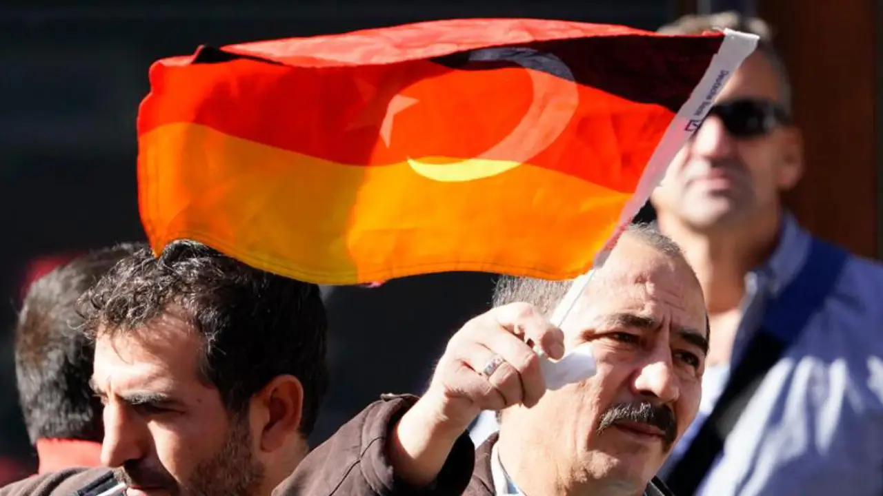 Almanya'da Türkler'den "sözde soykırım anıtı"na karşı imza kampanyası