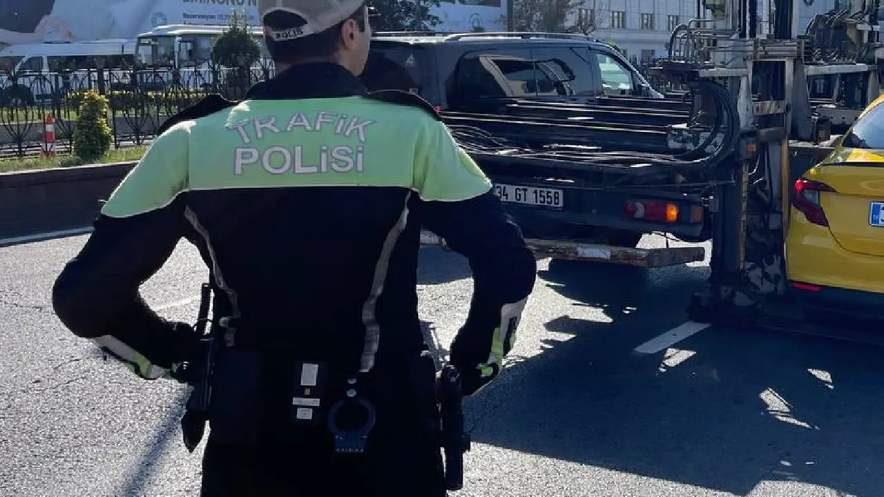 "Kadıköy'de denetim yapan polisler açığa alındı" iddiasına yalanlama