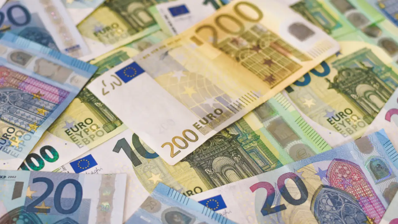 Yine bir gümrük vakası! Almanya'ya gelen Türk yolcu 155 Bin Euro'sunu kaptırdı