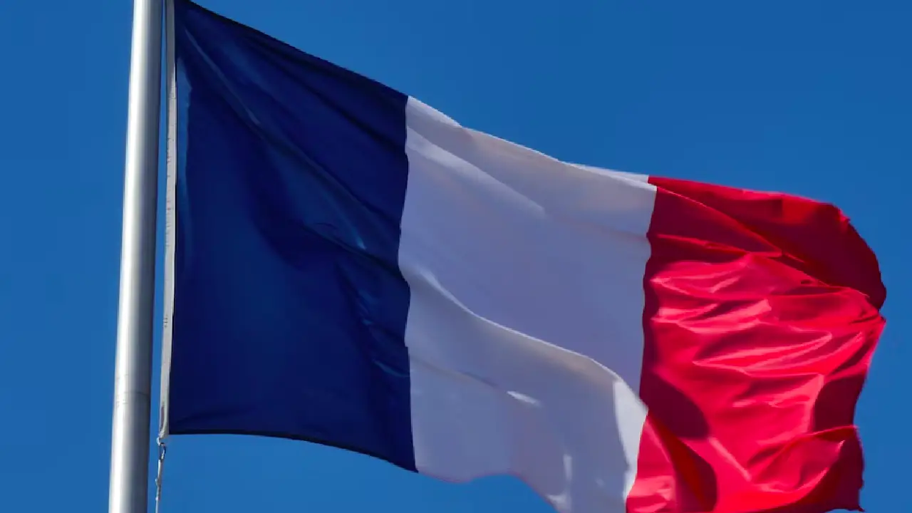 Fransa'da tartışmalı emeklilik reformu yürürlüğe girdi