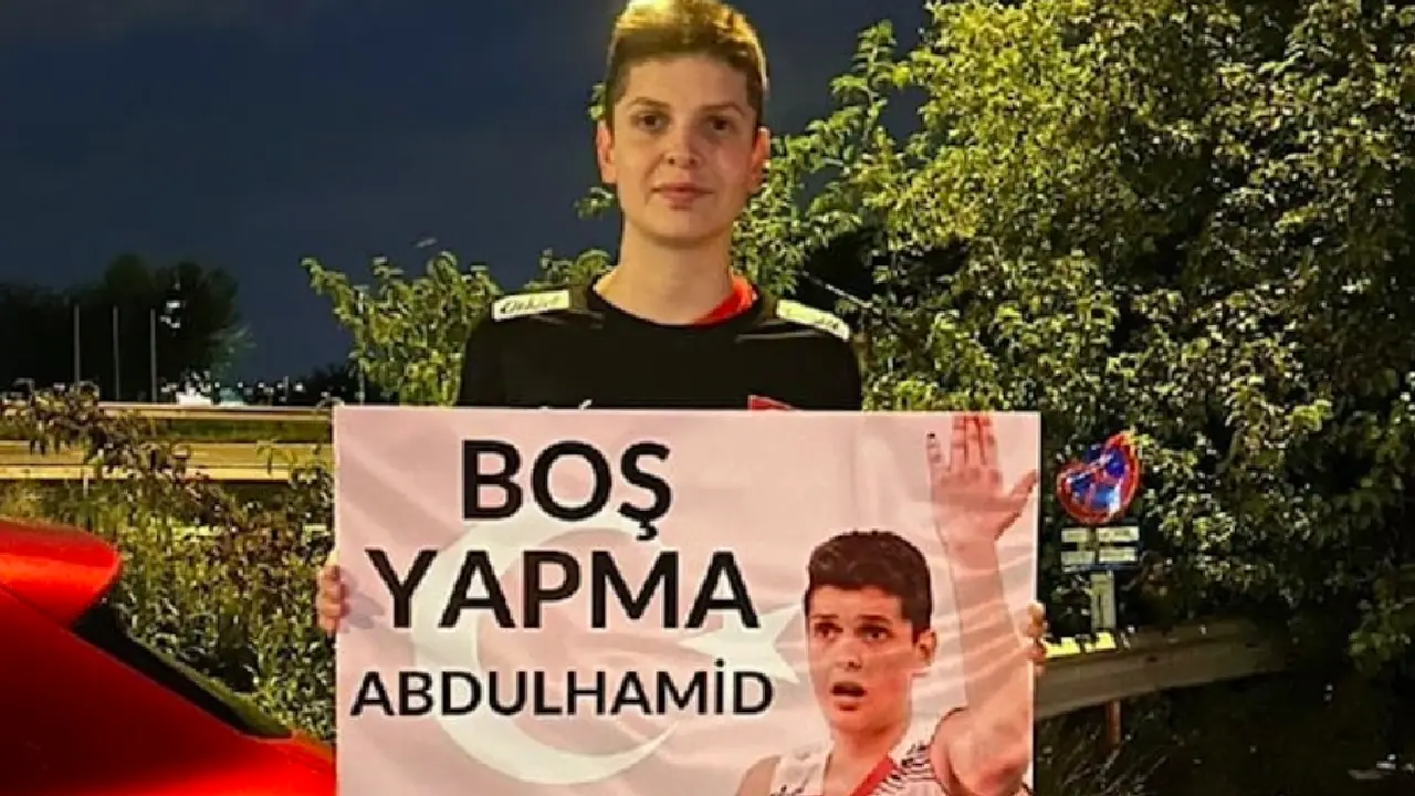 Ebrar Karakurt’tan ‘Boş yapma Abdülhamid’ paylaşımı!