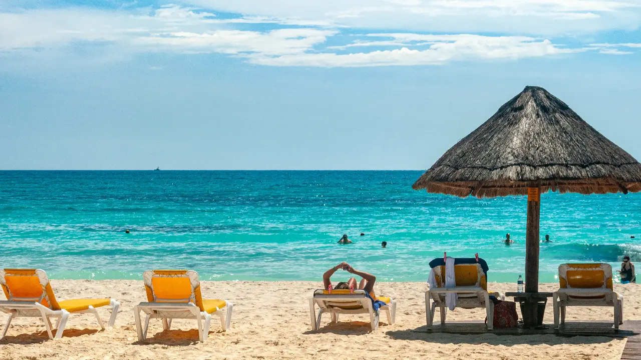 Almanya'da her dört kişiden biri tatil planlarında kemer sıkıyor