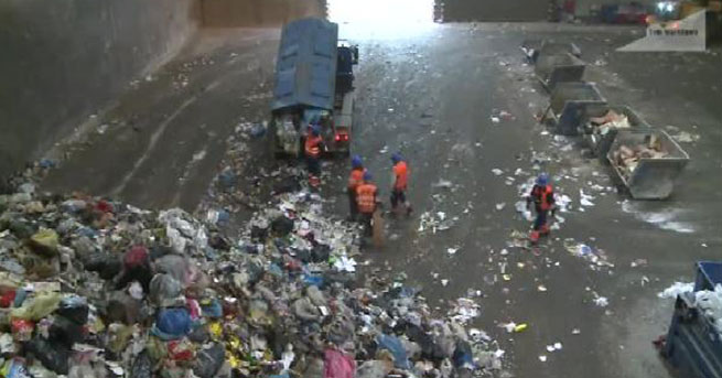 Çöpten 22 bin avro çıktı