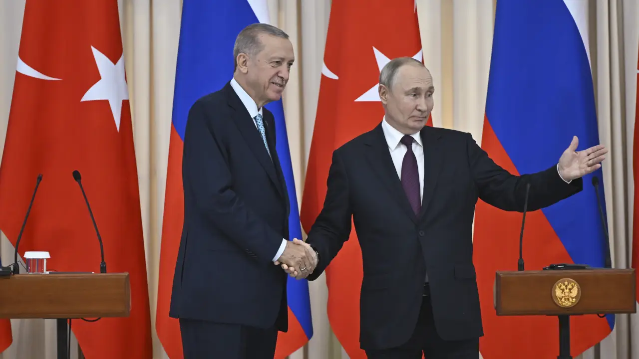 Putin, Erdoğan'ı anlatan belgeseli kendisine takdim etti