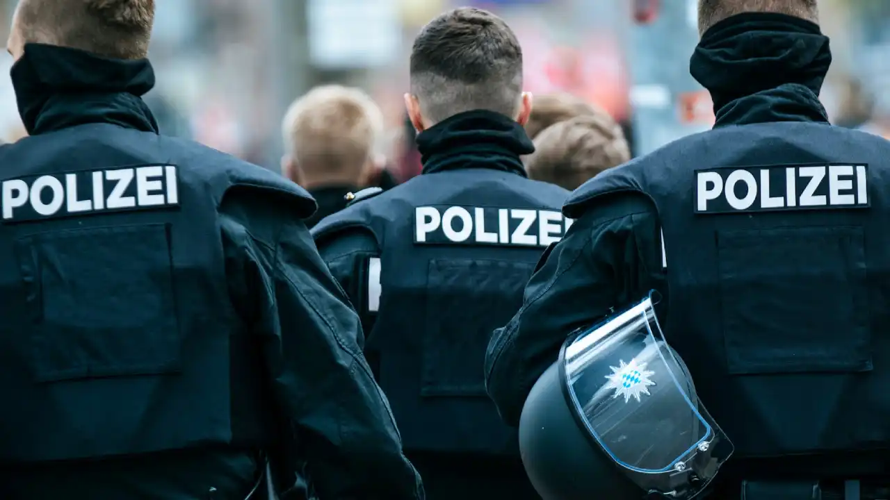 Almanya Fedaral polisi isyan etti: Her gün 600 yasadışı göçmen