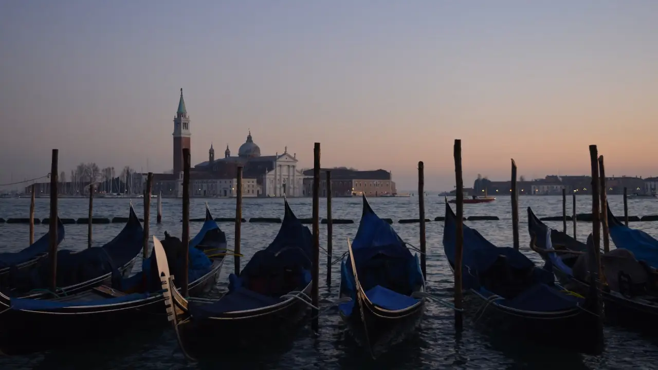 Venedik'te 'günübirlik turistler' için yeni uygulama