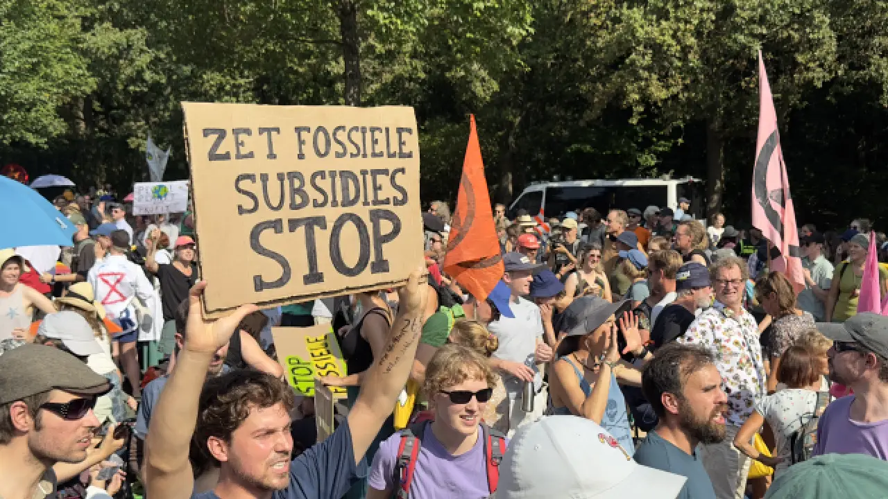 Hollanda'da 2 bin çevreci aktivist gözaltına alındı
