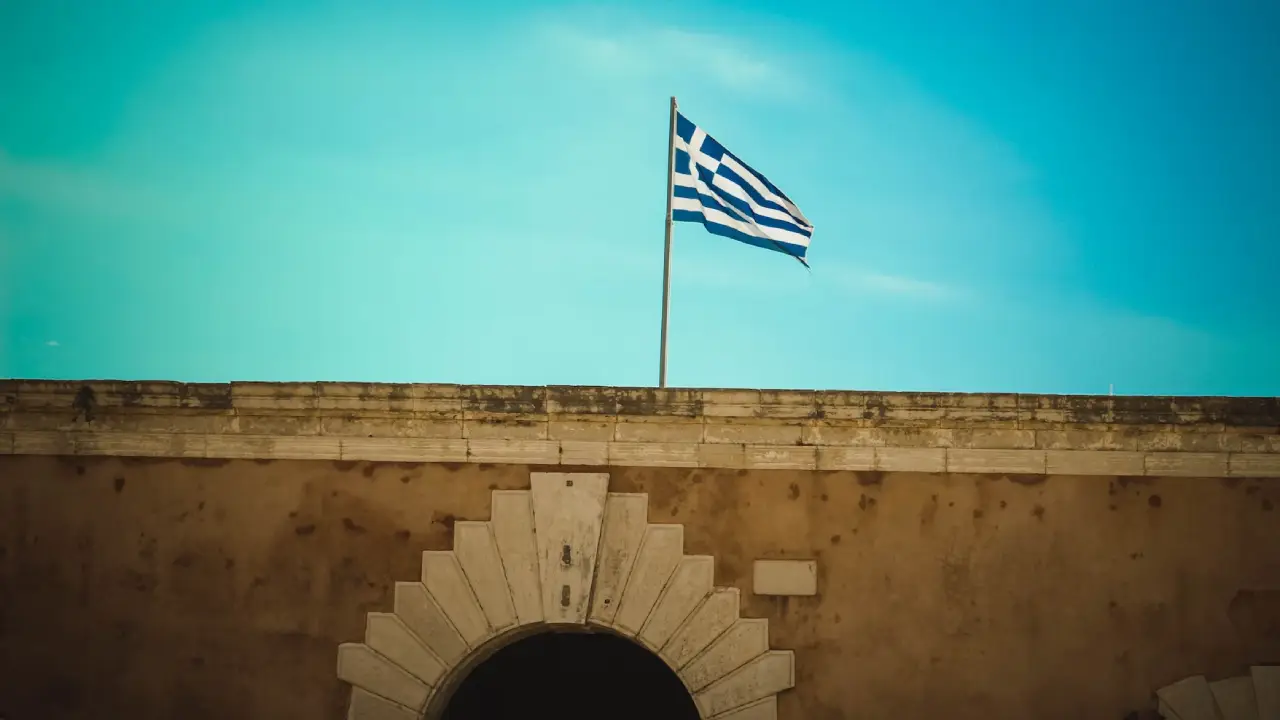 Yunanistan Başbakanı, AB'den yardım isteyecek