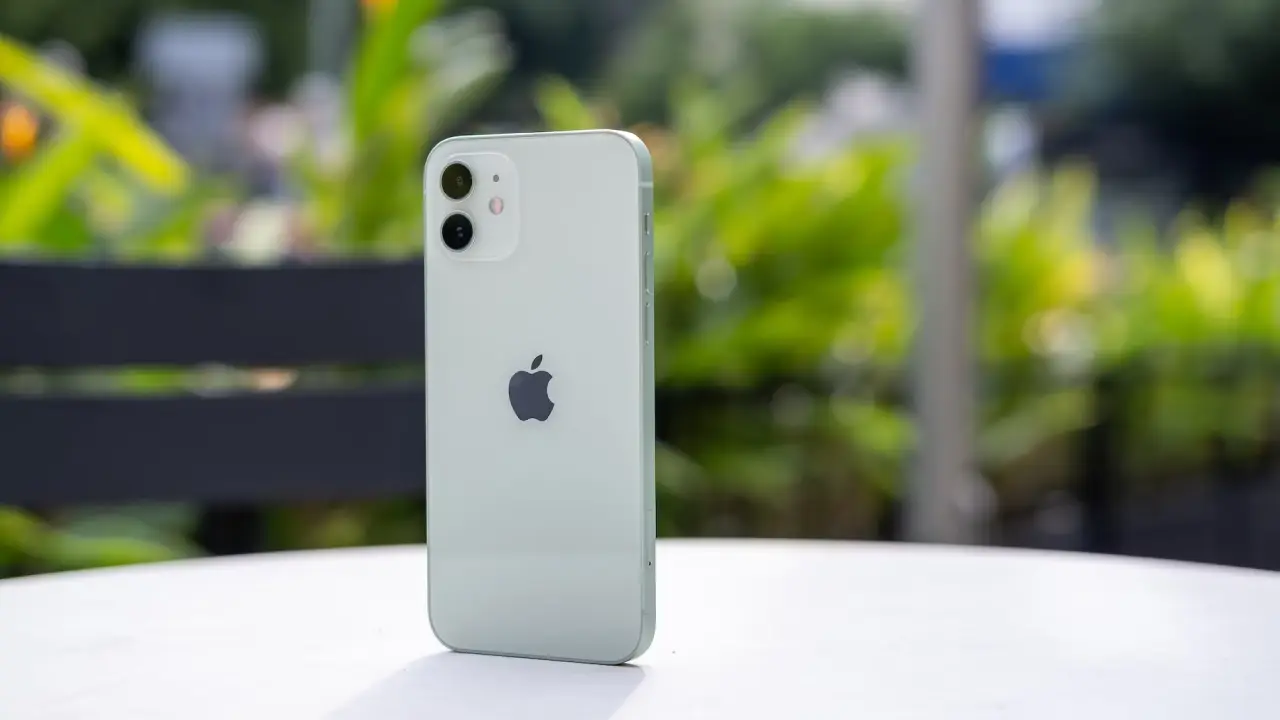 Fransa'da iPhone 12'lerin satışı yeni bir emre kadar yasaklandı