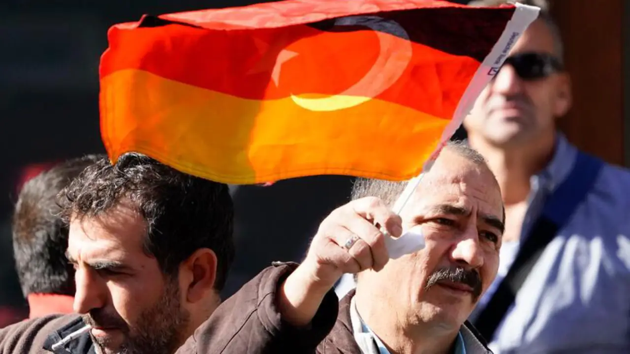 Almanya 'Türk gücünü' istediğini duyurdu