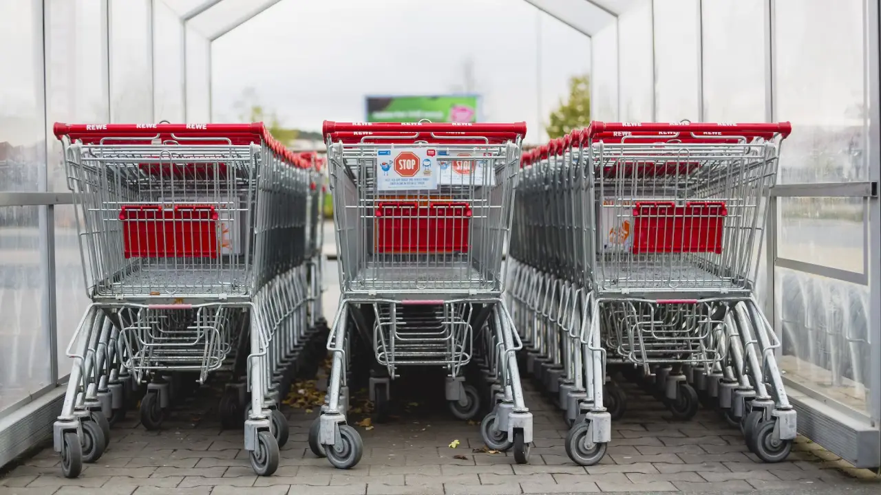 Almanya'da vatandaşlar marketlerdeki hileli paketlere karşı uyarıldı!