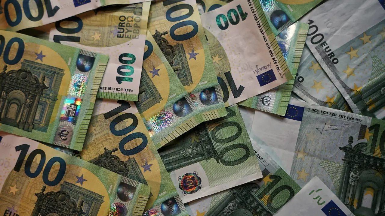Gümrük memurları Türk sürücünün 75 Bin Euro’suna el koydu!