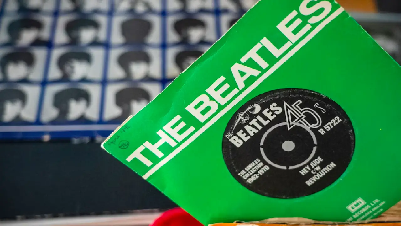 Beatles'ın hiç yayınlanmamış albüm kayıtları açık artırmada