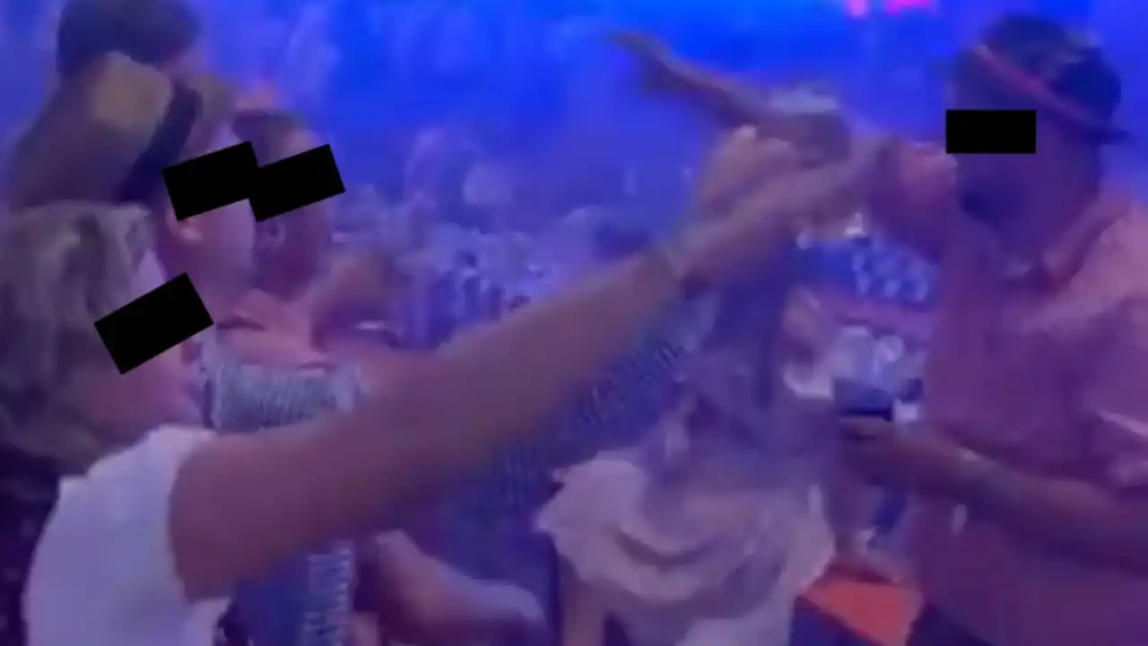 Oktoberfest'te ortalığı karıştıran Hitler selamı