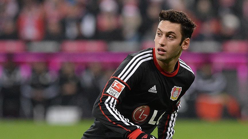 Hakan Çalhanoğlu 'yılın en iyisi'ne aday