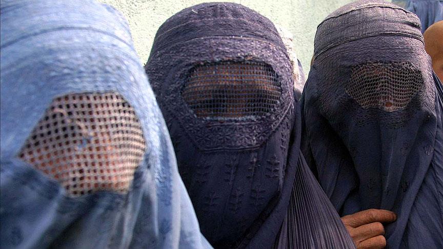 Burkalı kadınlar çocuk parkına alınmadı