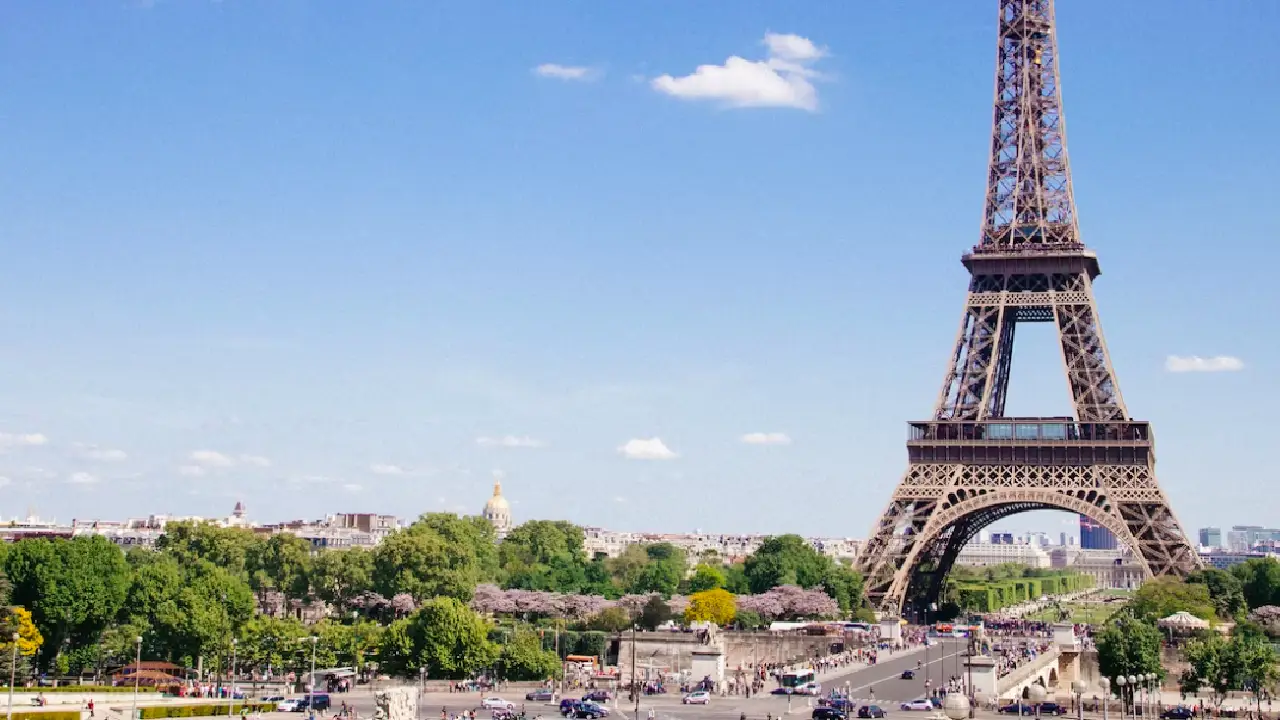 Paris'te yiyecek, içecek ve etlerin karışımlarını kanalizasyonda muhafaza etmişler!