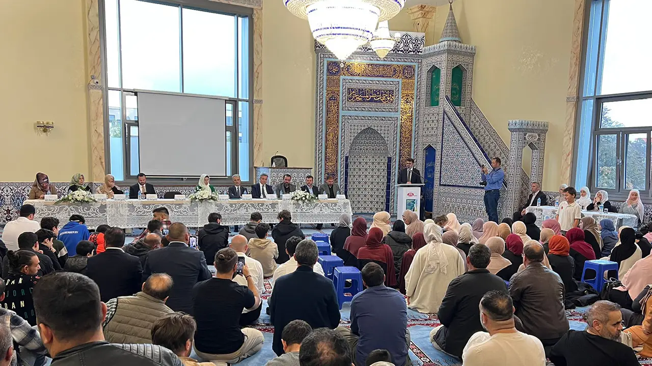 Almanya'da "Açık Öğretim İmam Hatip Lisesi" açıldı