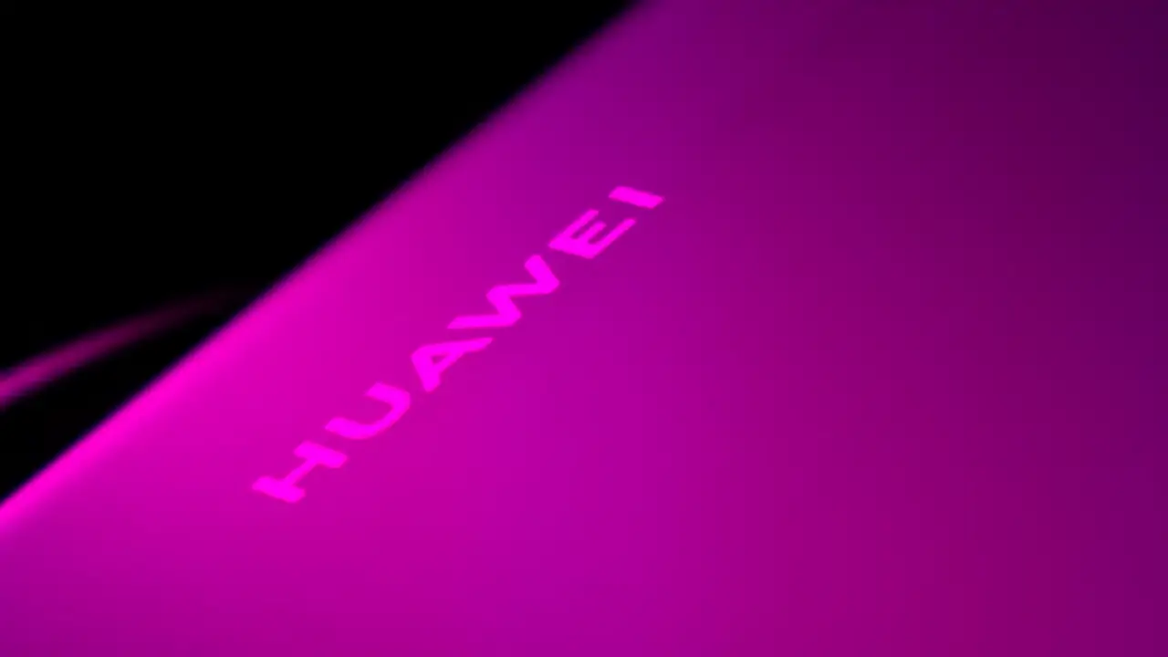 Huawei'den altın kaplama akıllı saat!