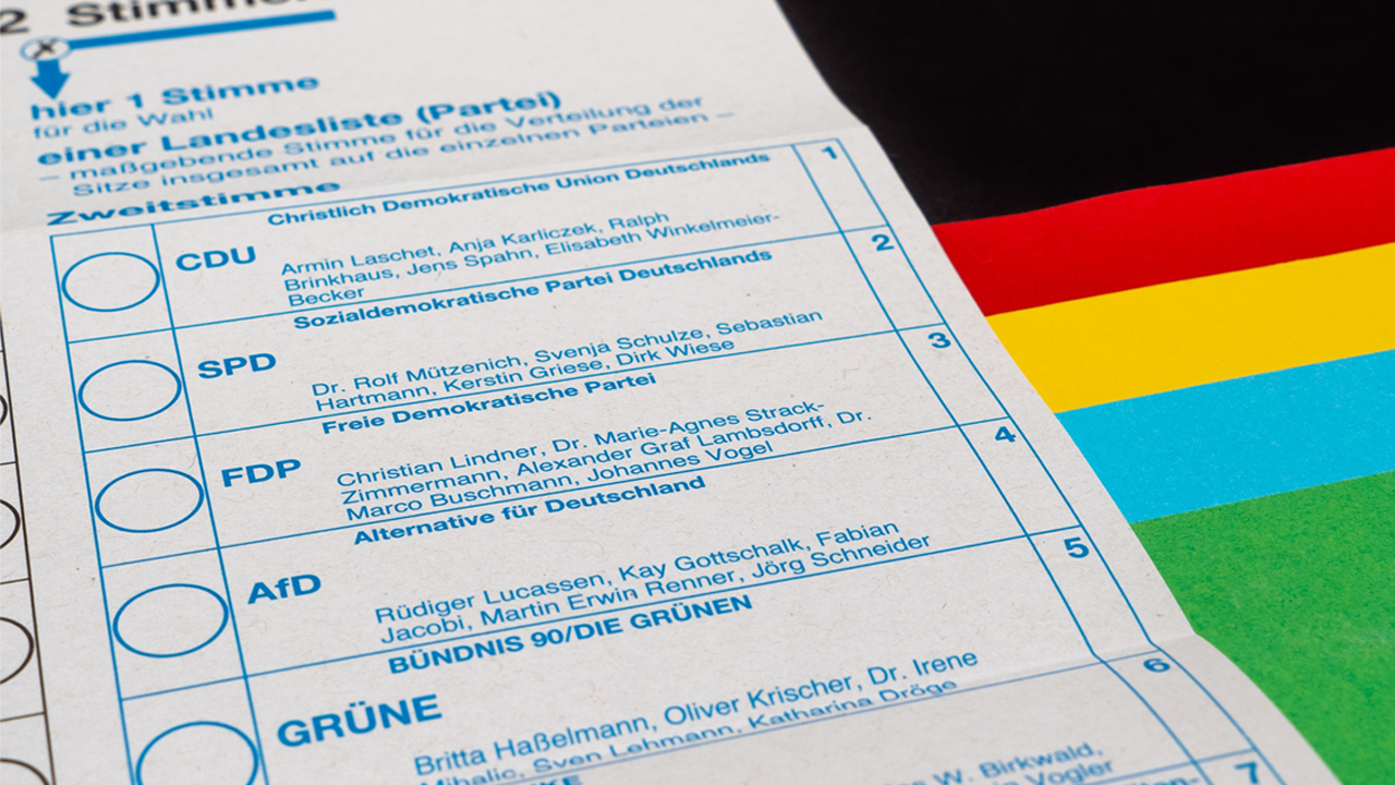 Son anket ne dedi: Almanya bir tek AfD'yi düşürmedi