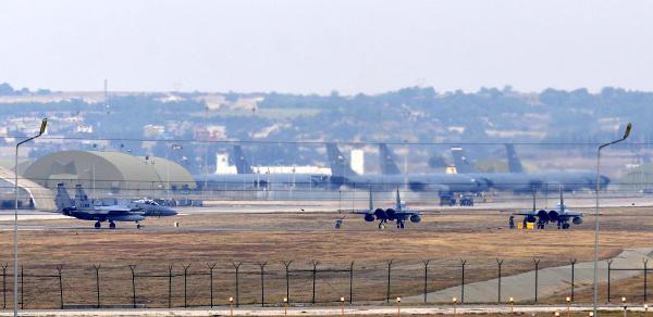 Almanya İncirlik'e asker gönderdi