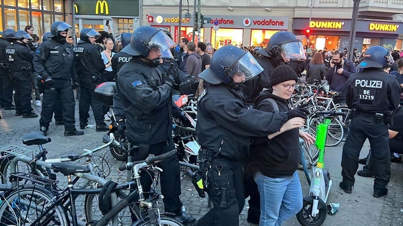 Berlin'de yasak yeniden devrede