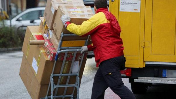 Almanya'da postacı, paketleri götürmeyip internetten satmış