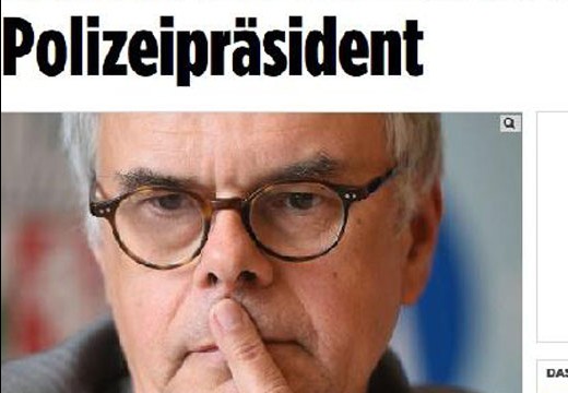 Taciz skandalı görevden etti