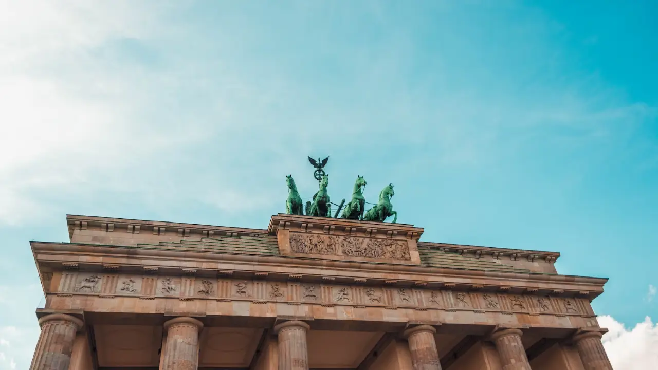 Berlin'de "cenaze namazı" kılındı