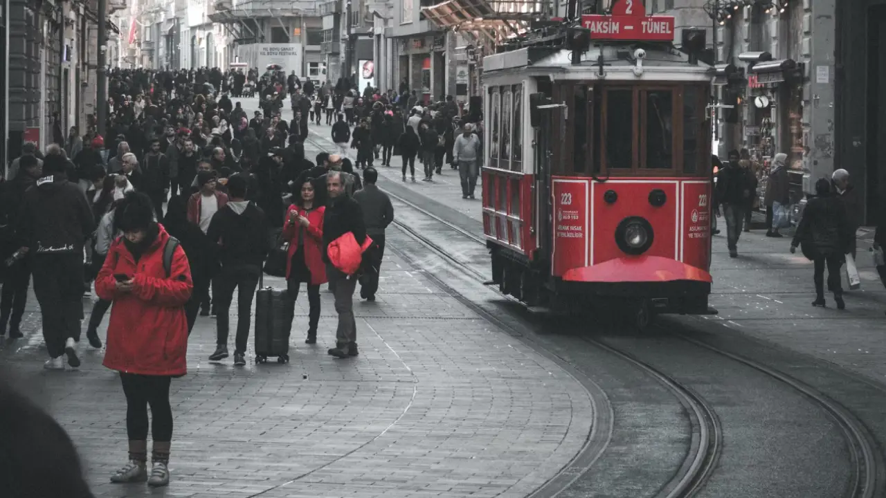 Türkler İstanbul'u terk ediyor