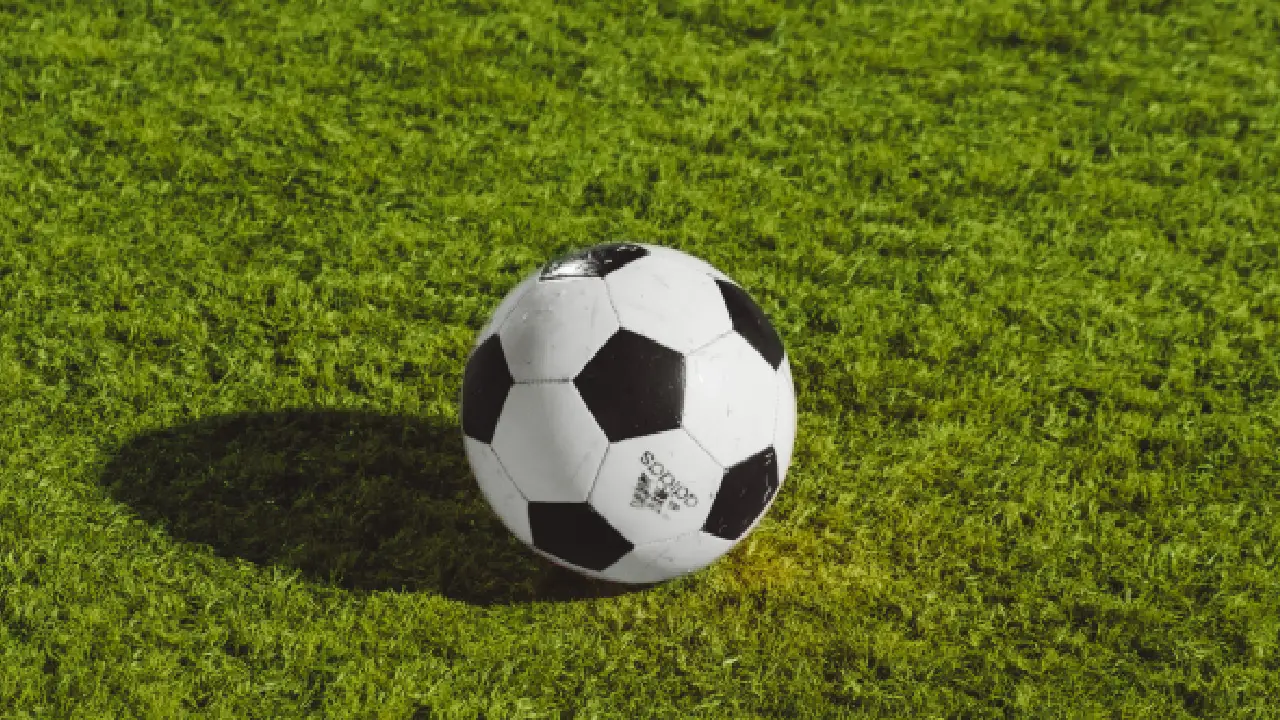 Fenerbahçeli futbolcu Almanya'da ameliyat oldu