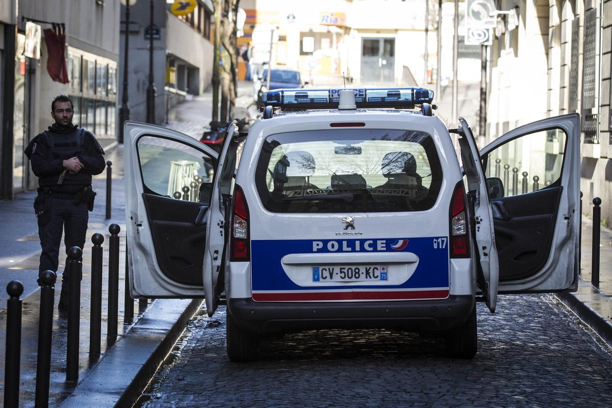 Üç cami derneği kapatıldı