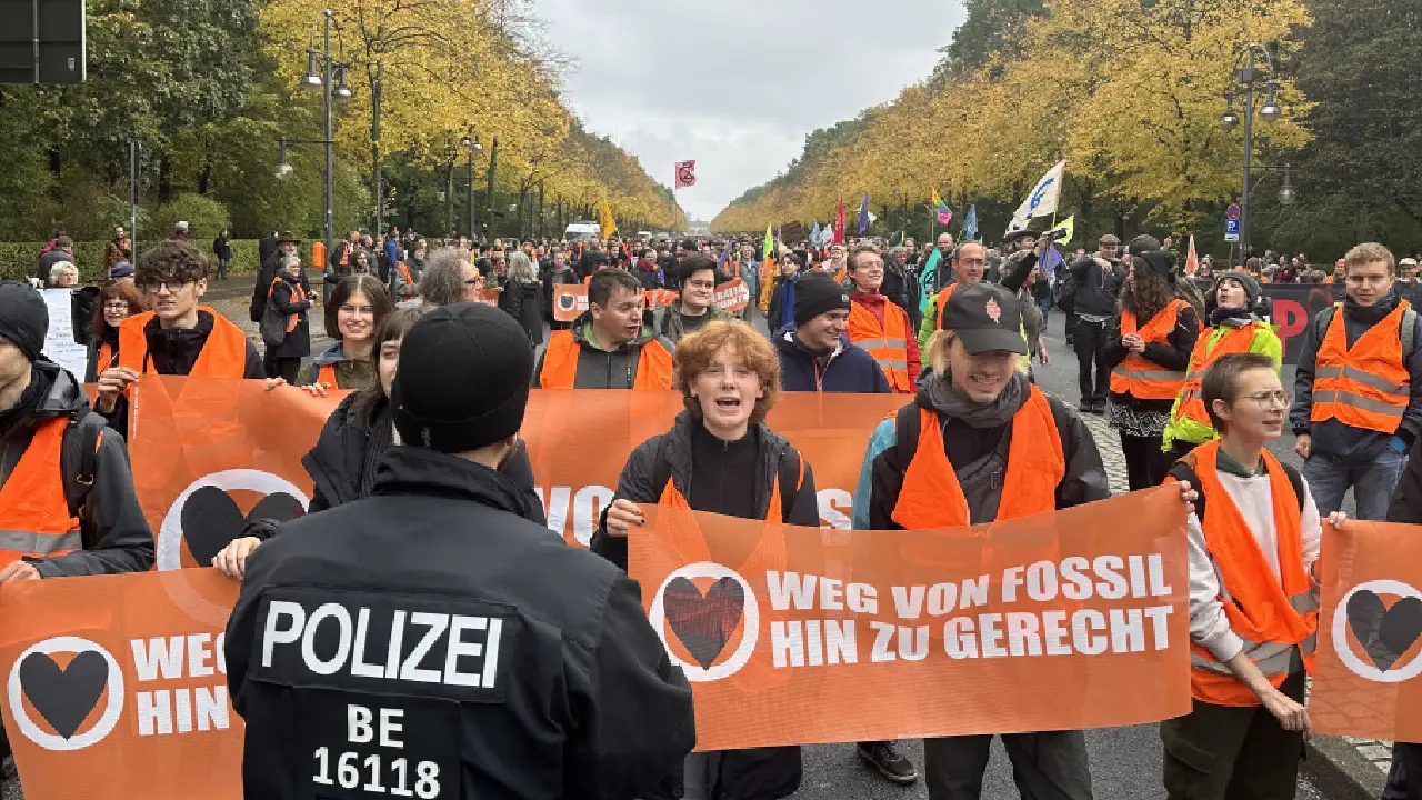 Almanya'da iklim aktivistleri sokağa indi