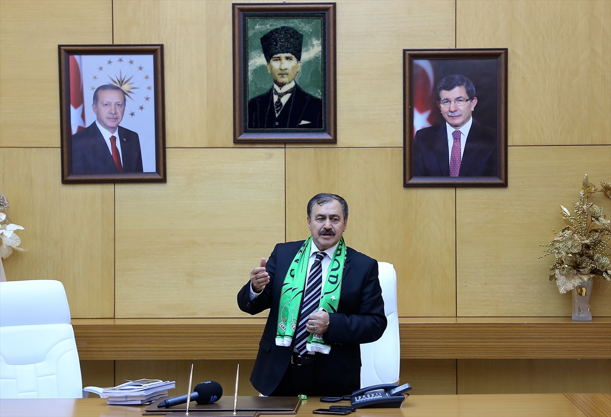 'Akademisyenler, Almanya'da da bunları yazsa kıyamet kopar'