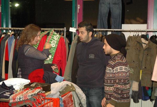 Almanya'da dar gelirliler için giyim evi açıldı