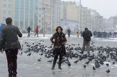 Taksim beyaza büründü