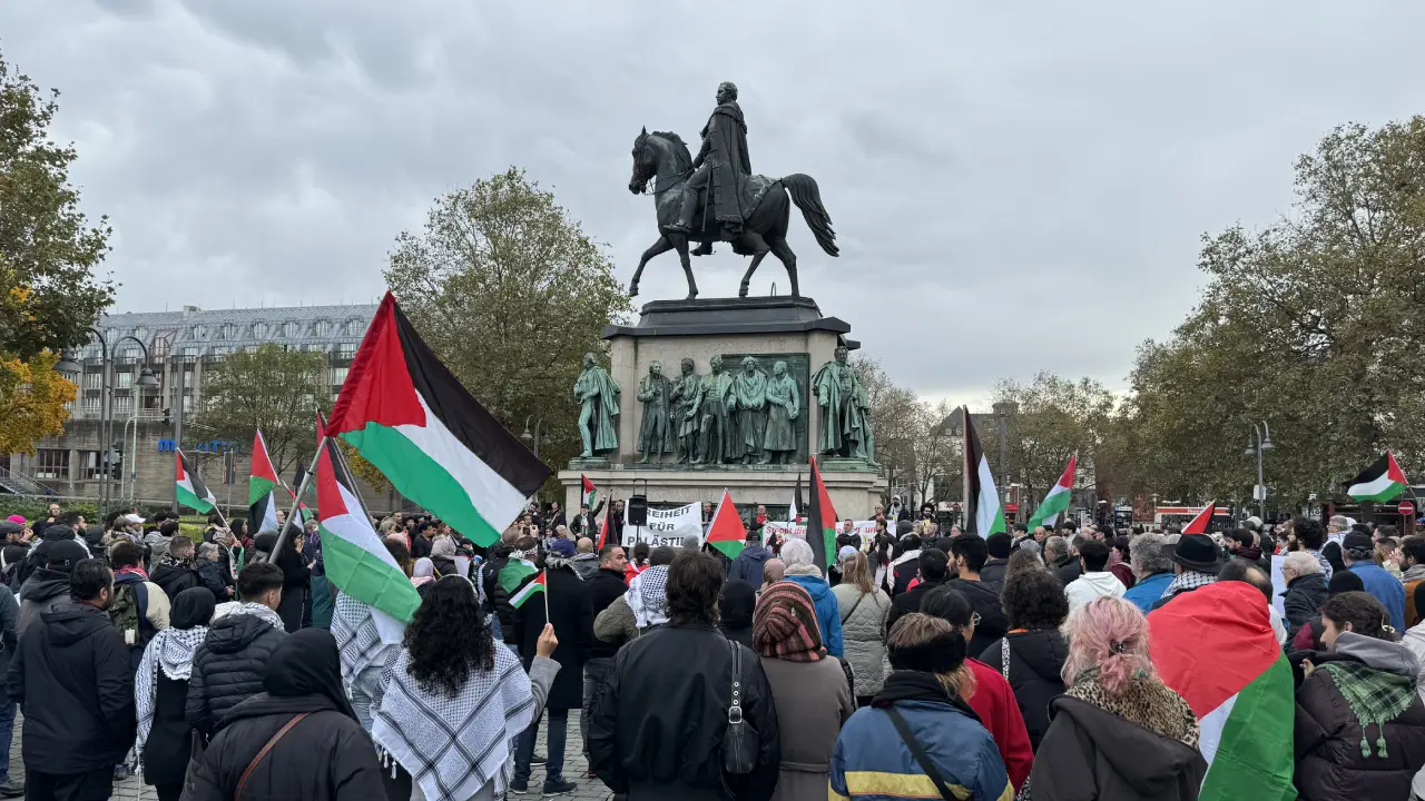 Köln'de Filistin'e destek protestosu