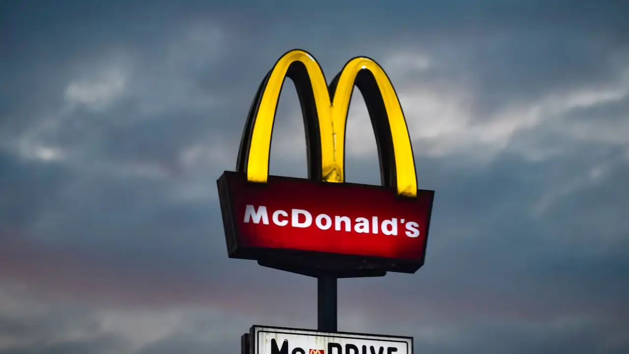 McDonald's ikiye bölündü