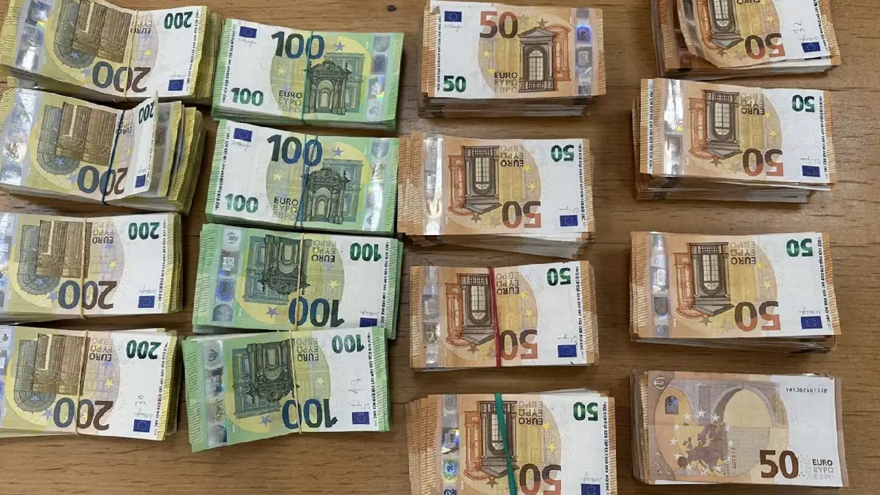 Almanya'dan yola çıkan sürücü yüz binlerce Euro'sundan oldu