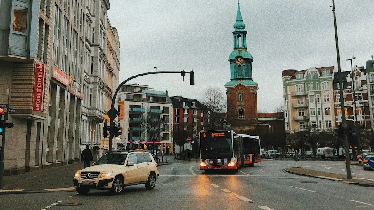 Hamburg'da otobüslerde "parasız" dönem