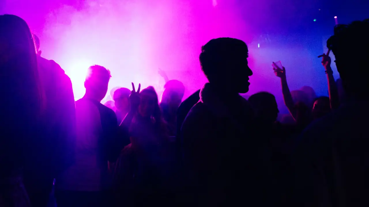 Almanya’da ırkçılık: Berlin’de diskoya taştı