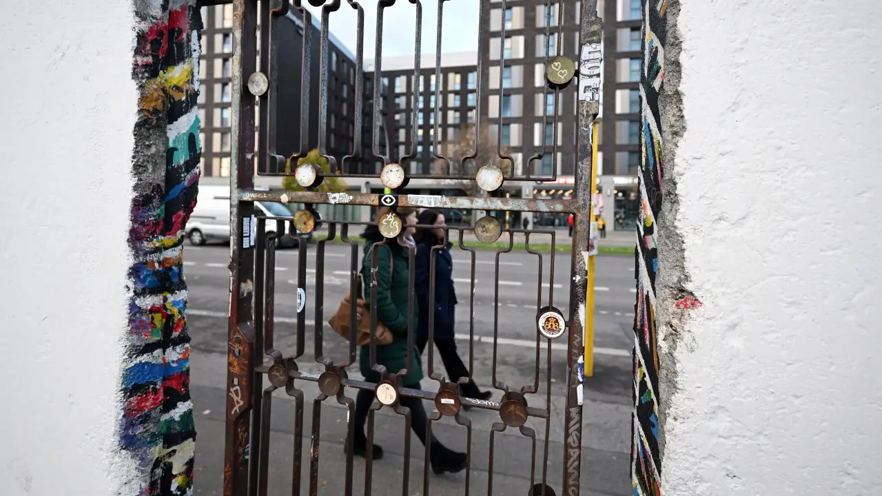 Berlin Duvarı'nın yıkılışının 34. yıl dönümü