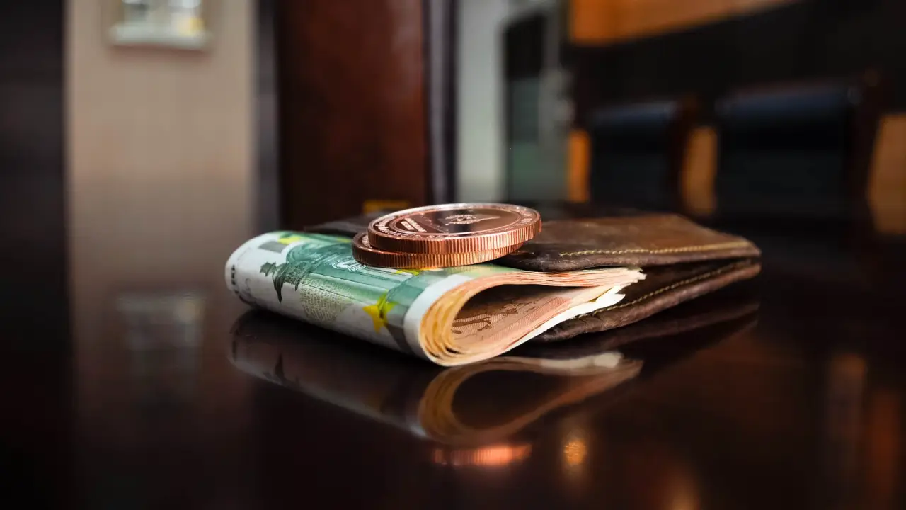 Sahte savcıya 65 bin Euro kaptırdı