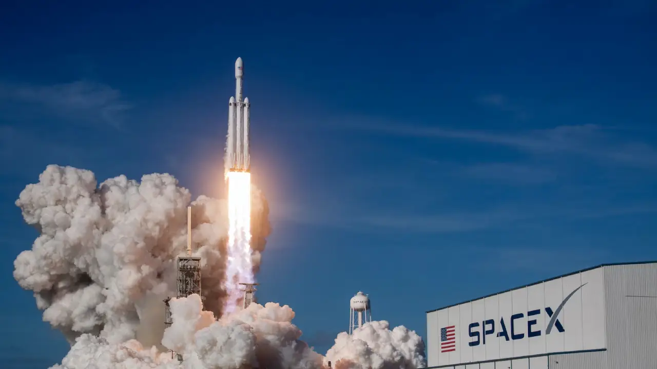 SpaceX roketi test uçuşundaki zor anlarıyla gündemde