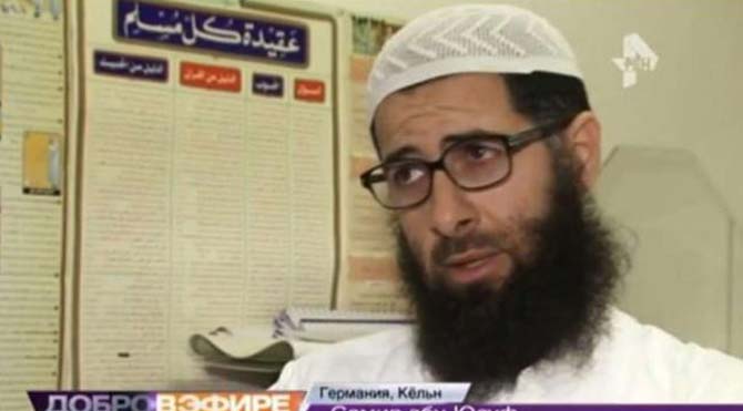 Kölnlü imam: Parfüm sıkan kadın, tecavüzü teşvik ediyor