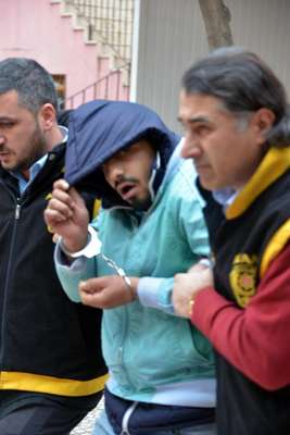 'Babam beyzbol sopasıyla kafama vurunca bıçakladım'
