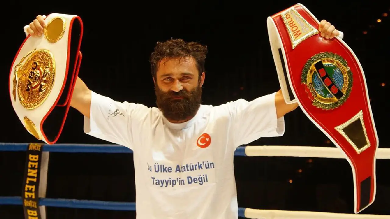 Almanya'da yaşayan Türk boksörden Euro çıkışı: Mutlu musunuz gurbetçiler!
