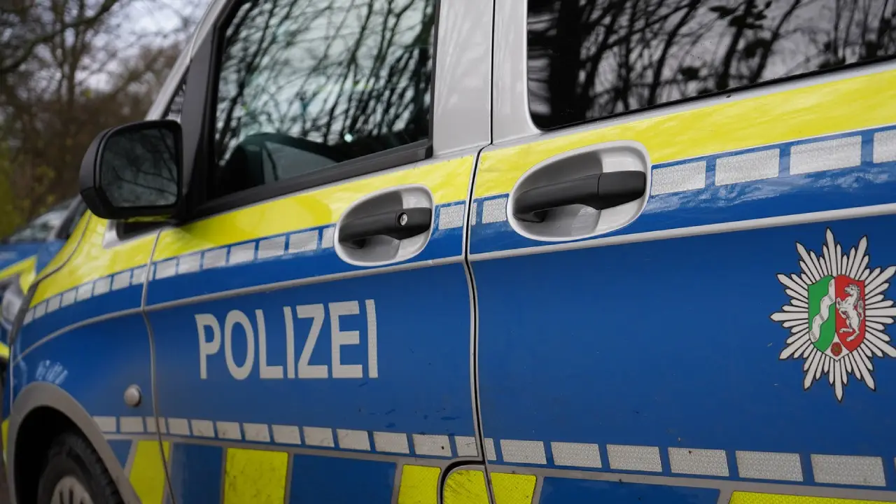 Berlin'de skandal... Polis yüzlerce dosyayı "kaybetti"