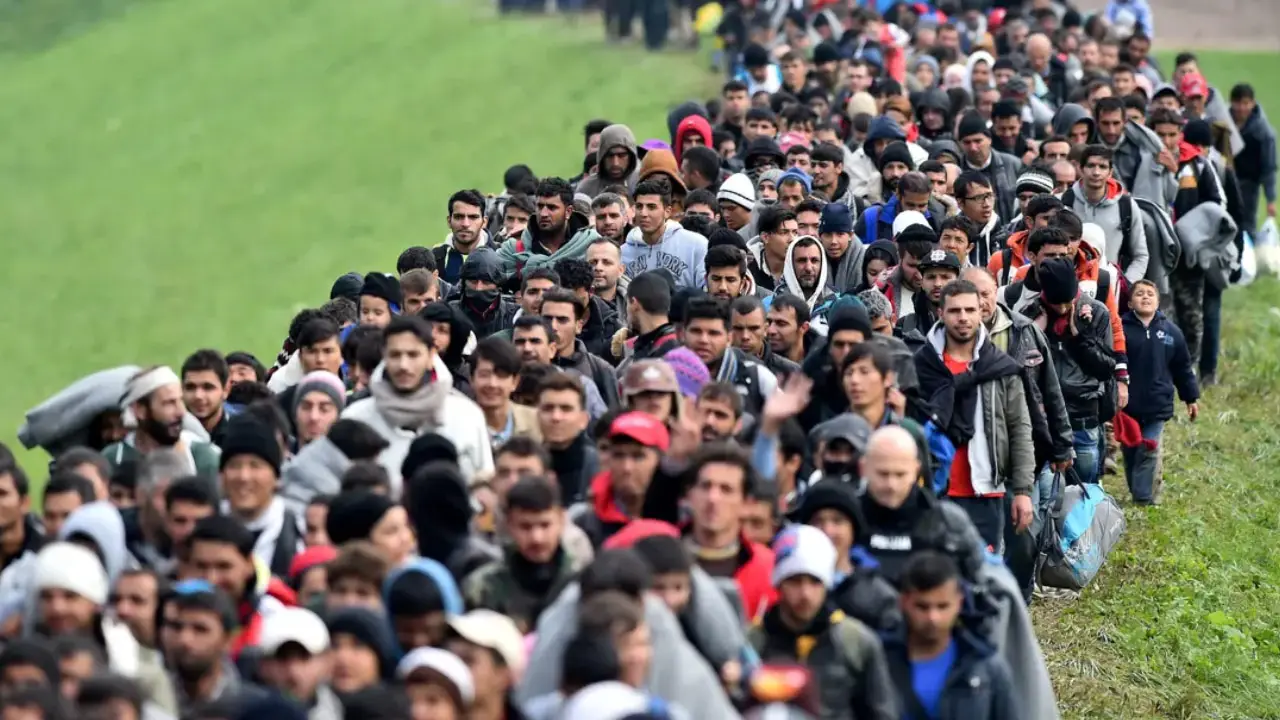 Almanya'da başı Suriyeliler ve Türkler çekiyor: Yüz binlerce başvuru