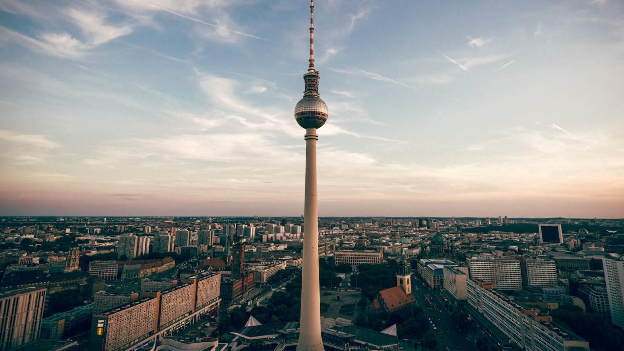 Berlin'de bankalar teker teker kapatılıyor